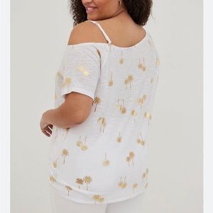 NWT Torrid Off the Shoulder Tee size 6